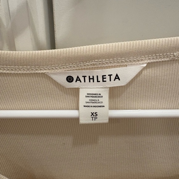 Athleta Xs Bundle, two square neck tops, one dress and one cropped zip up - Picture 3 of 11
